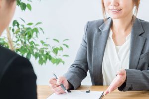 不動産会社とはまず「一般媒介契約」を結ぶ
