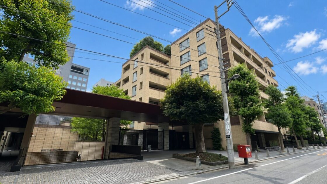 江戸川アパートメント正面